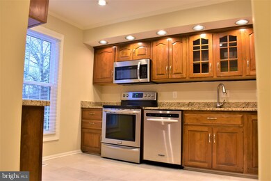 11529 Pine Cone Ct, Reston, VA 20191 - photo 5