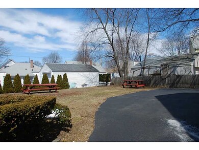 698 Cottage St, Pawtucket, RI 02861 - photo 4