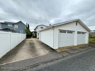 812 E Scott St, Olyphant, PA 18447 - photo 6