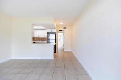 331 SE 19th Ave unit 4, Pompano Beach, FL 33060 - photo 4