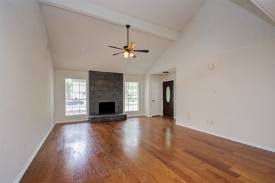 31 S Drifting Leaf Ct, Spring, TX 77380 - photo 6