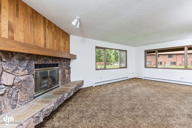 Living Room 20180619-DW-8918-SMALL