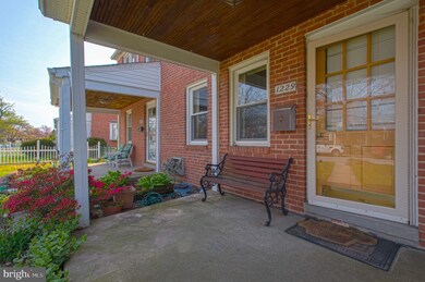 1229 Meridene Dr, Baltimore, MD 21239 - photo 2