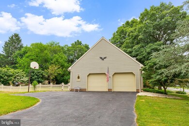 370 State St, New Holland, PA 17557 - photo 4