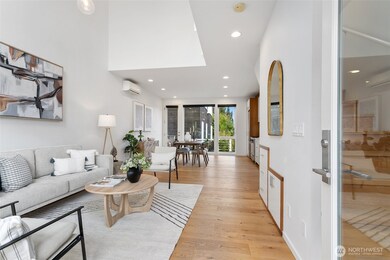 418 W Barrett St, Seattle, WA 98119 - photo 4