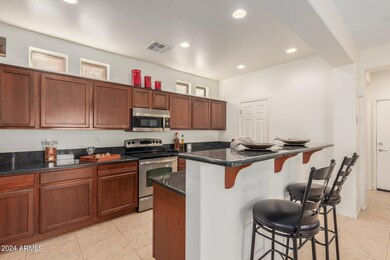 Huge Kitchen w/ Tons of Cabinets