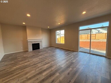 332 W 17th St, Lafayette, OR 97127 - photo 4