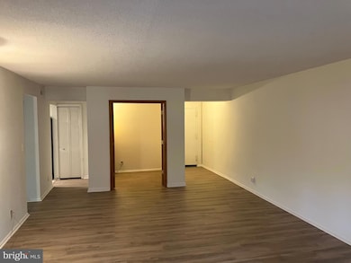 7680 Tremayne Place unit 201, McLean, VA 22102 - photo 3