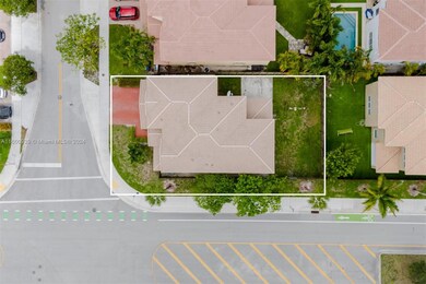 11176 NW 79th Ln, Doral, FL 33178 - photo 5