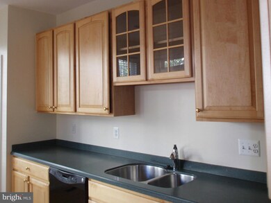 20373 Cottswold Terrace unit 75, Sterling, VA 20165 - photo 2