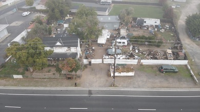 2306 W F St, Oakdale, CA 95361 - photo 3