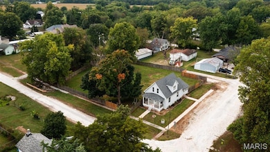 204 S Railroad St, Medora, IL 62063 - photo 2