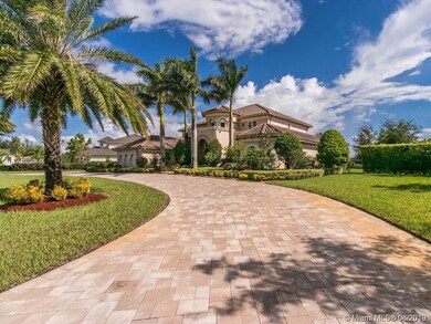 2810 Jockey Cir W, Davie, FL 33330 - photo 4