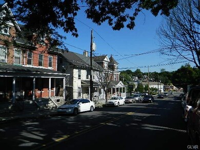 536 Wyandotte St, Bethlehem, PA 18015 - photo 4