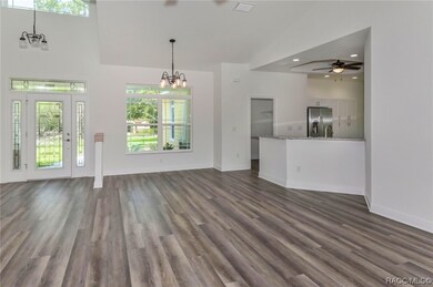Living Room/Dining Area