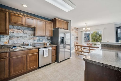 1701 Windward Dr, Pingree Grove, IL 60140 - photo 5