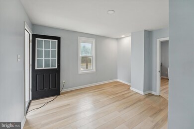 600 W 6th St, Palmyra, NJ 08065 - photo 5