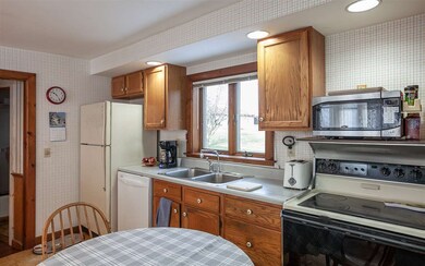 2 Pleasant St, Walpole, NH 03608 - photo 5