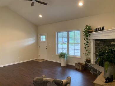 87 Jones Rd, Saratoga Springs, NY 12866 - photo 5