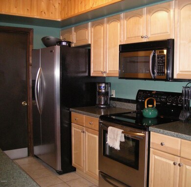 5 - Kitchen R