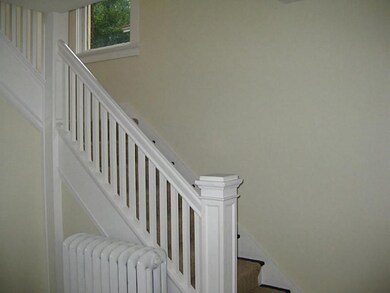 Entry/Foyer.