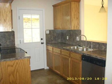 660 S 3rd St, Ponchatoula, LA 70454 - photo 4