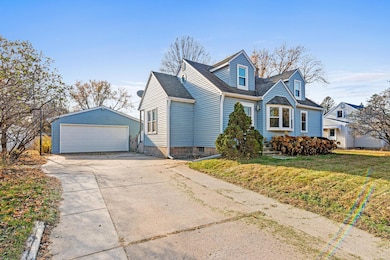 2466 Clearview Ave, New Brighton, MN 55112 - photo 2