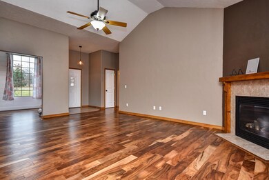 1070 W Sunny Slopes Dr-304