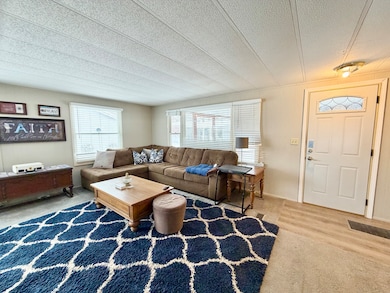 114 Melbrooke Rd, Elgin, IL 60123 - photo 4