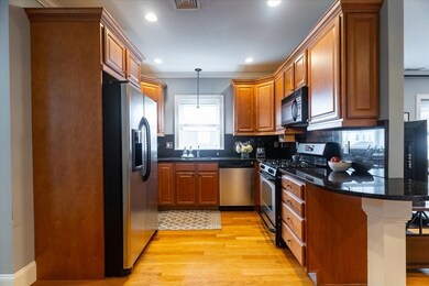 27 Robbins St unit 3, Waltham, MA 02453 - photo 7