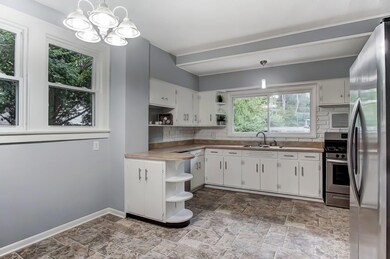 872 College Ave, Columbus, OH 43209 - photo 2