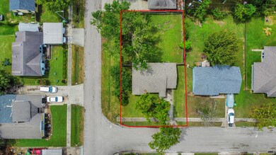 4303 Herridge St, Houston, TX 77022 - photo 2