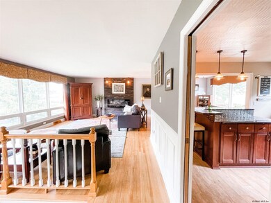 9 Wildwood Dr, Albany, NY 12211 - photo 3