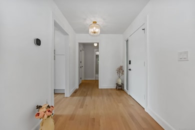 488 Commanche Ln unit A, Stratford, CT 06614 - photo 3