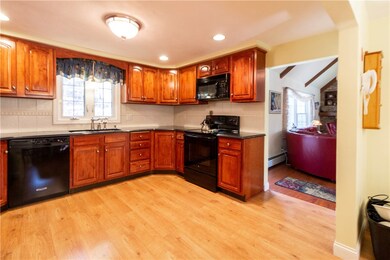 18 Robin Vale Dr, North Scituate, RI 02857 - photo 4