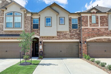 3820 Lancer Cir, Pearland, TX 77581 - photo 2