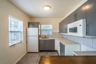 1013 State St, West Palm Beach, FL 33407 - photo 6