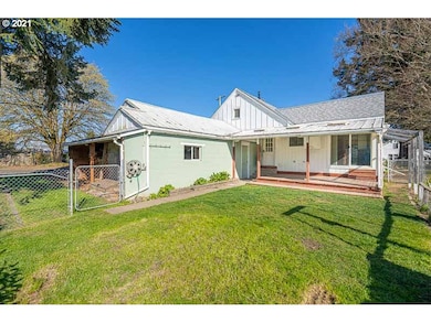 246 SW Chapman St, Sheridan, OR 97378 - photo 6