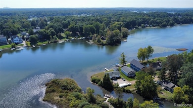 11639 Island Ct, Hartland, MI 48353 - photo 6