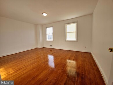 4116 Balfern Ave, Baltimore, MD 21213 - photo 4