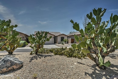 CENTER ISLAND BREEZEWAY