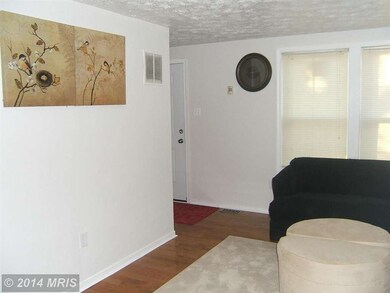 390 Shady Glen Dr, Capitol Heights, MD 20743 - photo 4