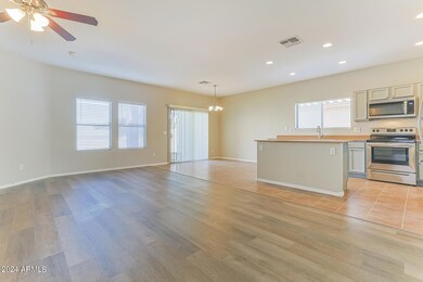 004-photo-living-room-13413553