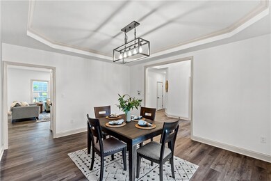 Dining room with tray ceiling