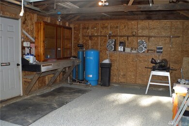 14710 Kapowsin Hwy E, Graham, WA 98338 - photo 3