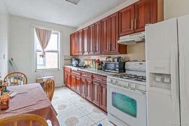 34-29 58th St, Flushing, NY 11377 - photo 6