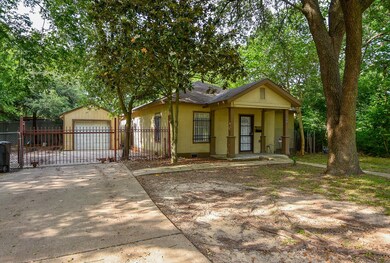 4501 Collingsworth St, Houston, TX 77026 - photo 6