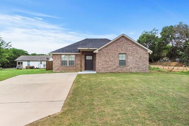 906 W Johnson St, Denison, TX 75020 - photo 2