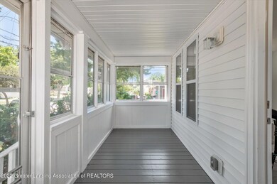 06-415-N-Magnolia-Ave-WindowStill-Real-E