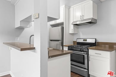 5555 Carlton Way unit 19, Los Angeles, CA 90028 - photo 6